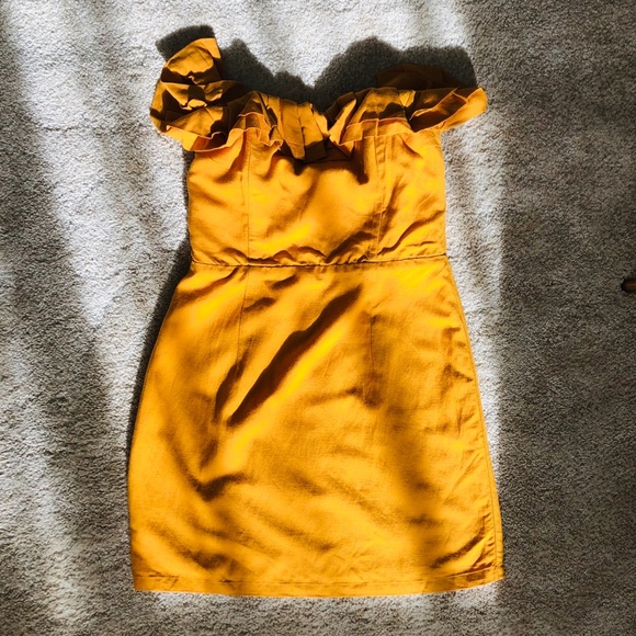 Brand New Off Shoulder Ruffle Mini Dress - Picture 4 of 8